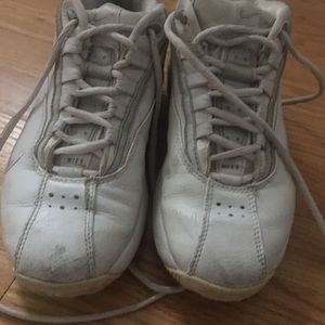 NIKE women’s basketball shoes